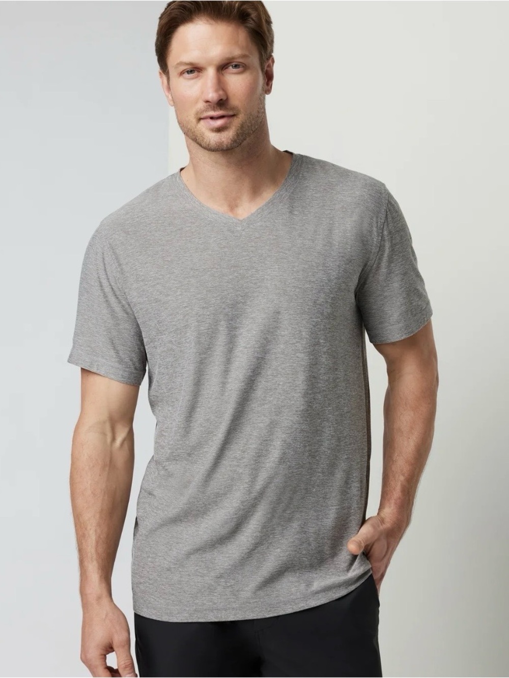 Vuori Strato Tech V-Neck Tee Men’s XXL Heather Gray Performance T-Shirt 2XL